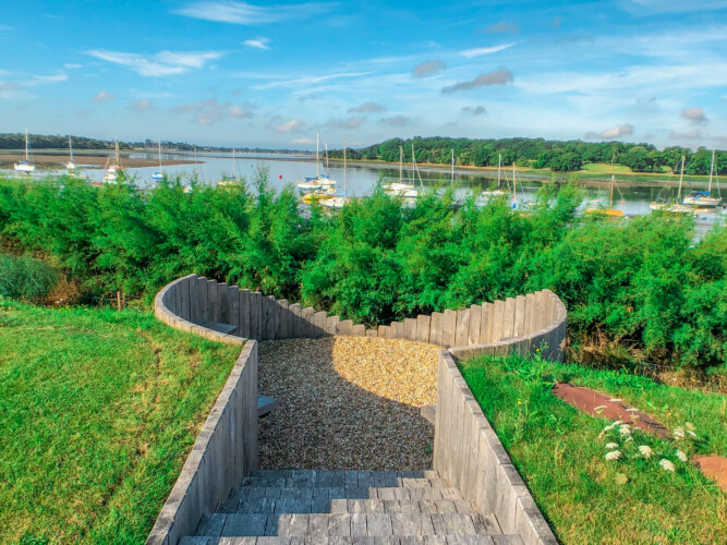 DELL QUAY